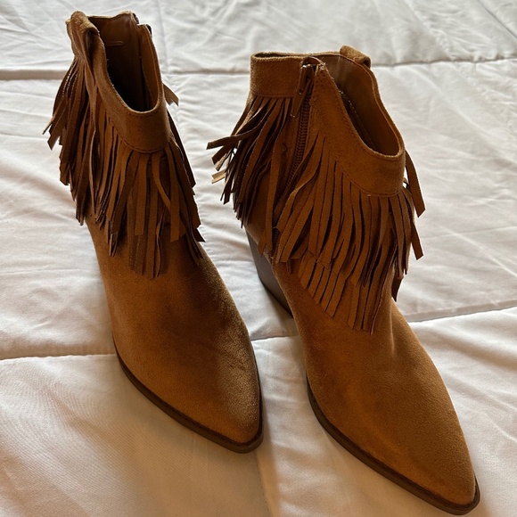 Boots - Picture 1 of 5
